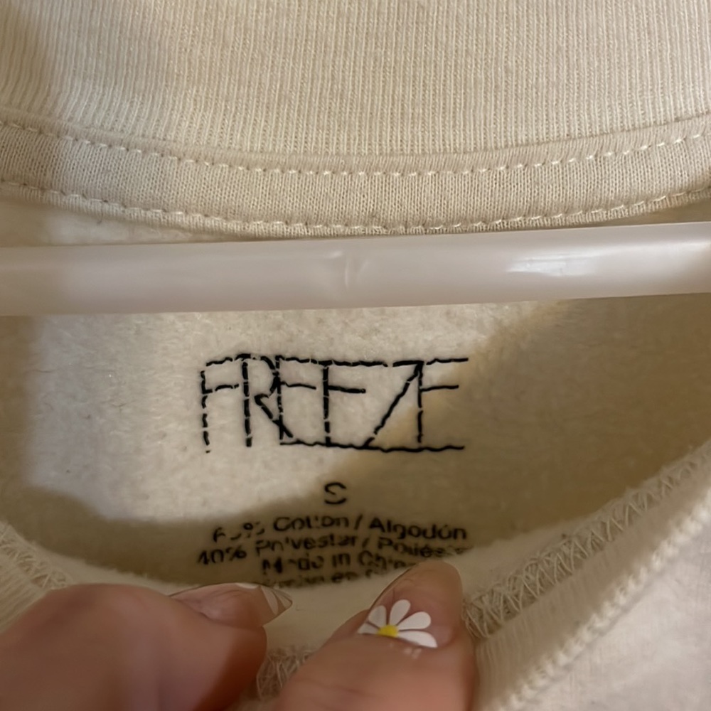 Sweatshirt - Picture 6 of 6